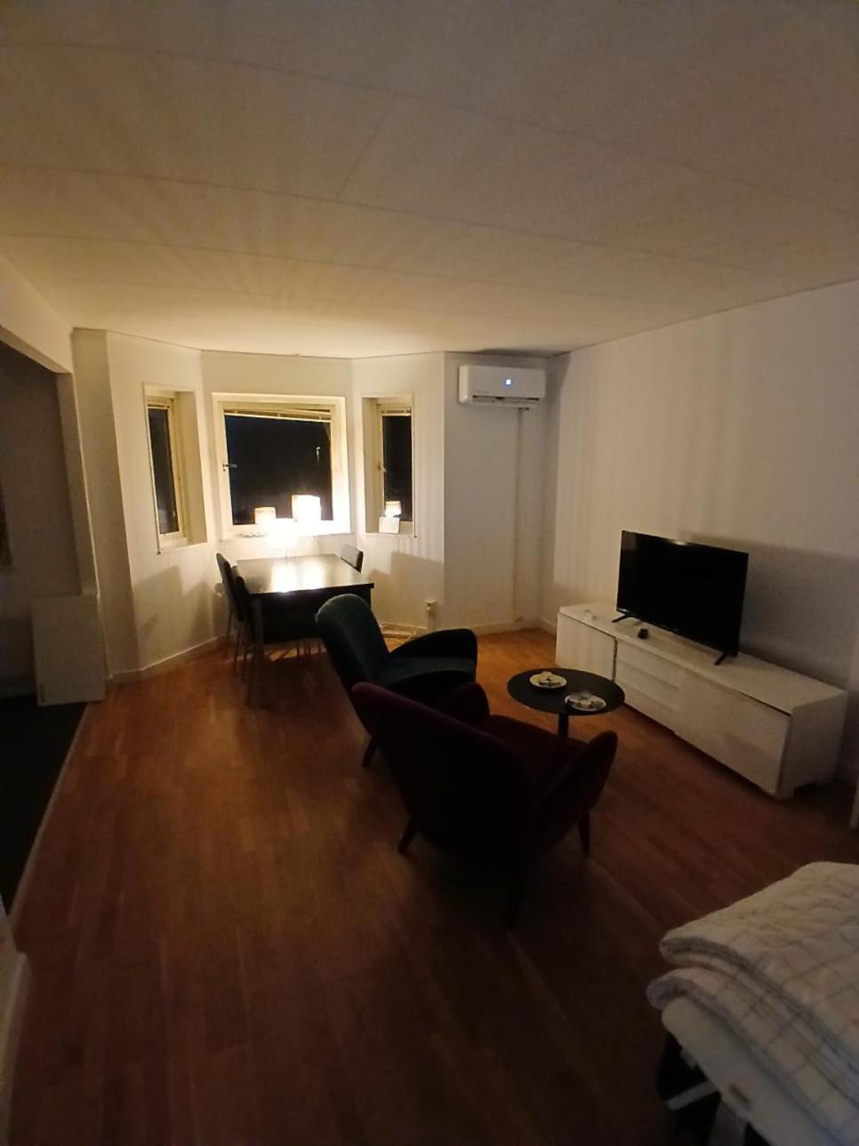 3 Laegenheter Med Totalt 5 Sovrum Och 8 Baeddar Ruda 外观 照片