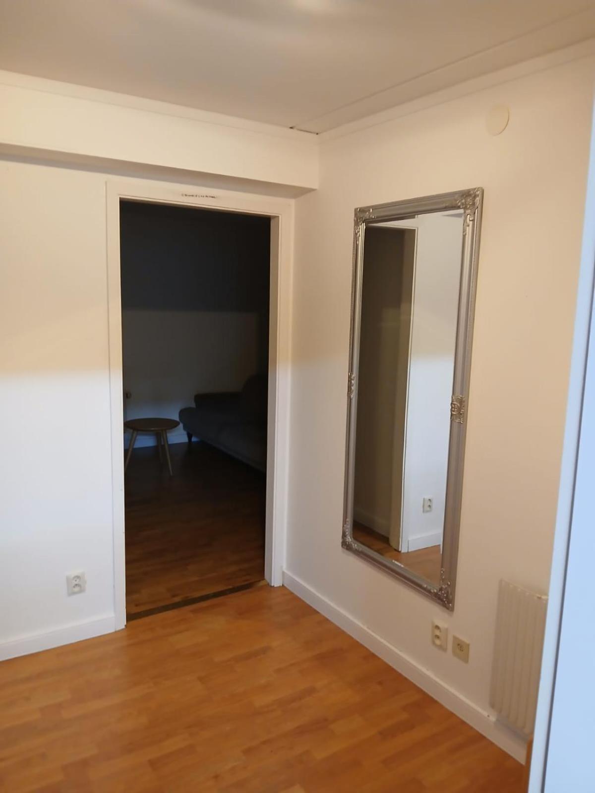 3 Laegenheter Med Totalt 5 Sovrum Och 8 Baeddar Ruda 外观 照片