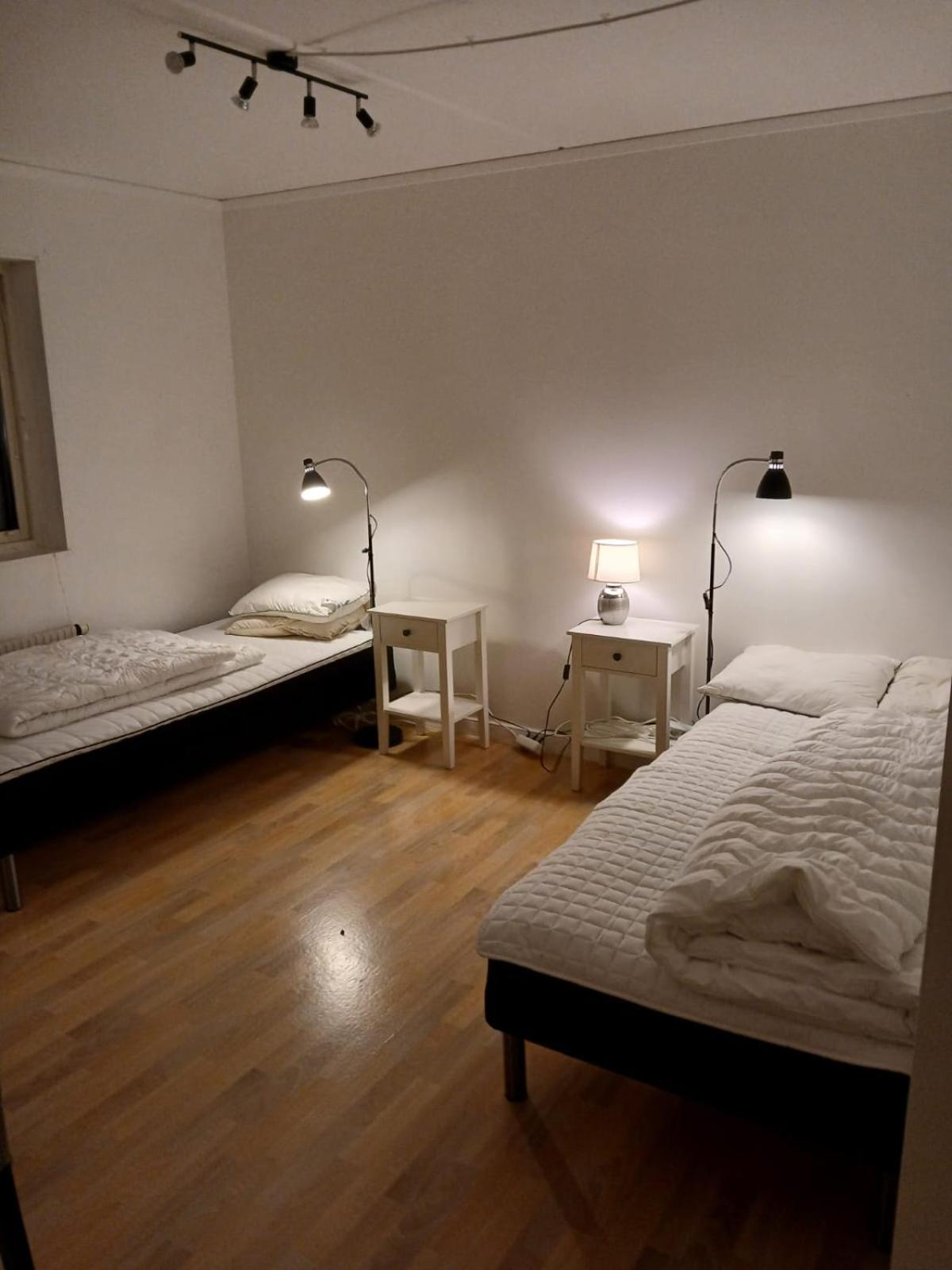 3 Laegenheter Med Totalt 5 Sovrum Och 8 Baeddar Ruda 外观 照片